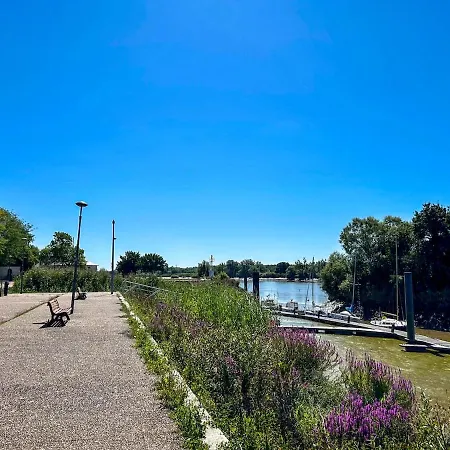 Daire Bord De Loire - *